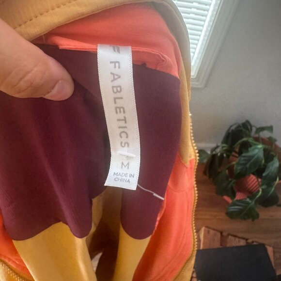 Fabletics Khloe Kardashian Women's The Heights Cargo Jacket Colorblock SIZE M - Picture 4 of 7